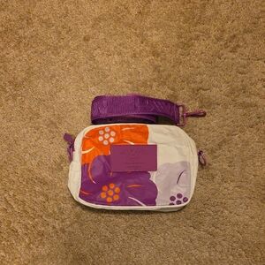 Hawaiian Airlines Le Tour Crossbody